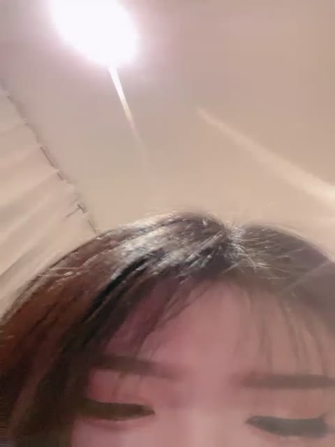 夜店气氛组渣女小可爱露脸，深夜陪狼友发骚，诱惑舞蹈性感骚穴，水多粉嫩人美又骚