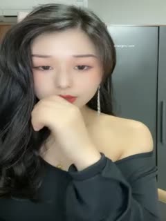 新人绿播女神下海明星级颜值一流骚舞酸奶浴突破尺度