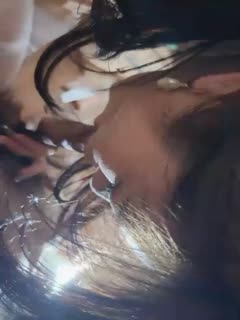 女神潮吹女王被榜一约到了，给榜一大哥吃鸡巴，还被大哥舔喷了，对白精彩