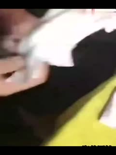 饭馆餐桌上的淫乱行为各种扒妹子的奶罩喝奶抓美乳吃奶子城里人真会玩