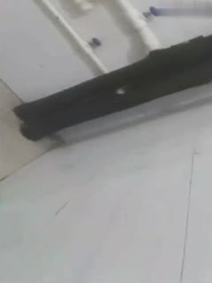 【独家泄密】妹子欠网贷无力偿还潜入湖南某大学女生澡堂偷拍学妹洗澡视频直播抵债