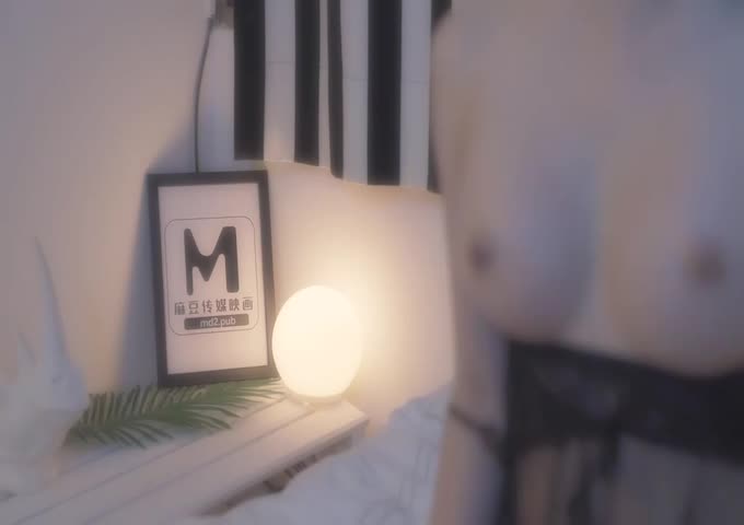 国产麻豆AV MD MD0075 性念 宅男意淫強上幻想女神 罗瑾萱