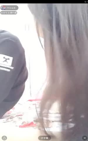小情侶露臉做黃播小哥哥不給力用道具來插逼把個美女小姐姐搞得不上不下難受得喊