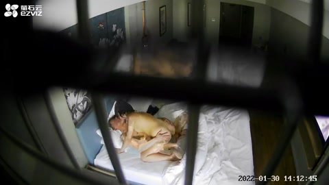 萤石云酒店铁窗房偷拍 两对性饥渴男女不停歇的性爱 欲女少妇上位不停的摇