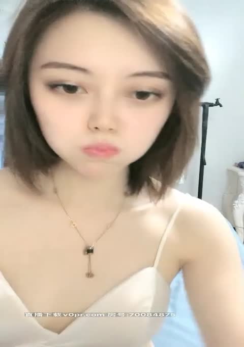 黃瓜小姐顔值不錯短發妹子刮毛自慰，全裸大黑牛震動翹起屁股自摸
