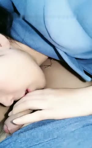 绿帽阳痿男小娇妻的第二梦连续勾搭饿了么美团两个外卖小哥玩3P偷拍对白精彩