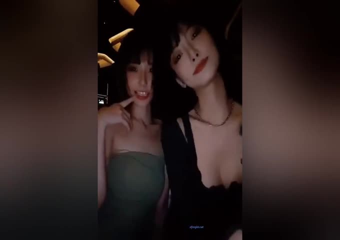 网红【妮是老虎】魔鬼身材36V合一！