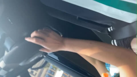 [原创] 人妻开车载我去她家 还说不要把她搞死了 对白精彩