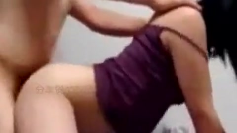快一点 小朋友在哭要喝奶奶了