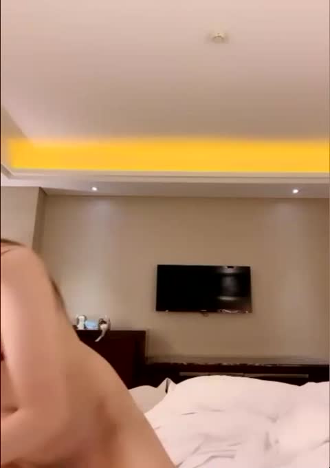 纹身贫乳颜值美女带闺蜜一起玩浴室洗澡跳蛋震动逼逼闺蜜掰开嫩穴震动棒塞入翘起屁股抽插呻吟啊啊叫