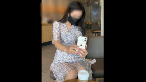 [原创] 咖啡店自慰 情不自禁的那种 赶紧去停车场艹