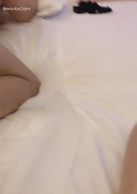 带老婆第一次体验养生按摩3P轮操，女主骚的不行双重刺激，绝顶高潮对白刺激