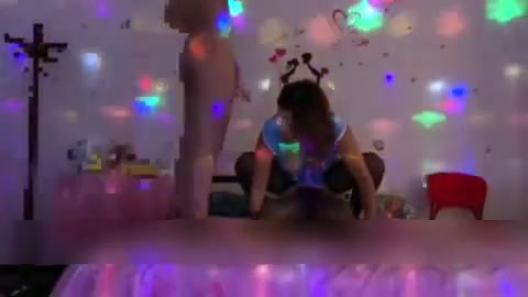 520和兄弟一起3p性感少妇 求