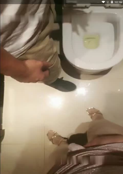 極品大奶美女夜總會廁所露臉直播跳蛋塞逼現場摳逼到高潮噴水