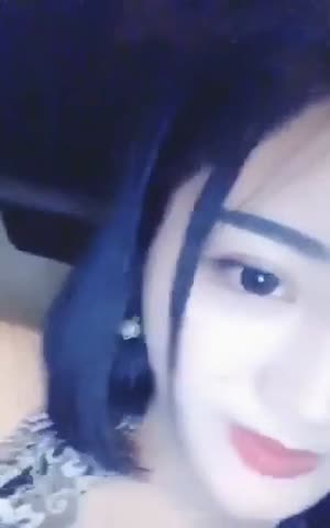 高顔值性感美女主播夜晚開著奔馳車去接粉絲網友路邊玩車震操的淫聲浪語太舒服沒控制住被內射了全程國語