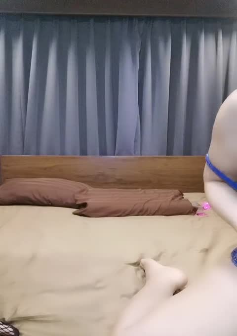 一王二后九零后小鲜肉双飞两个性感情趣内衣气质欲姐少妇