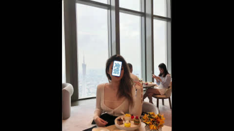 南通网红小母狗 穿着情趣内衣求我操她