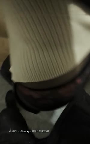 同事买水果上门被硬上