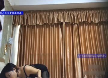 男人爱风流桑拿会所包房点了一位刚来不久的年轻美女技师跳艳舞挑逗丰满肥臀妹子被操疼了国语对白1080P原版