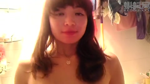 小气女友洗澡不给拍
