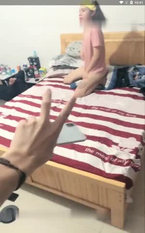 按摩店雞頭做直播節目很豐富客人來了隨便點美女隨便幾個一起P幾個美女都很漂亮