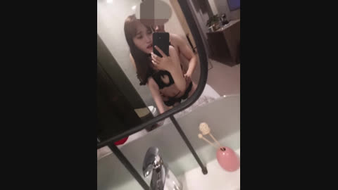 和看起来幼齿的妹子在酒店里啪啪啪 露脸