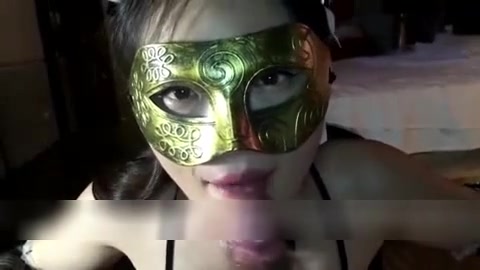 肤白貌美小骚货黑丝女仆装口爆
