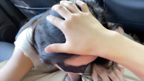 [原创] 在停车场把办公室人妻搞的高潮了