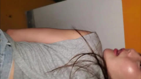 网止 约到的御姐女神在车库里偷偷激情