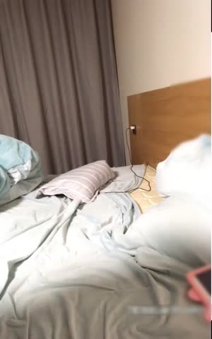 樣子猥瑣的排骨瘦男東江大酒店約炮明星顔值的北京外圍女啪啪