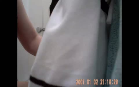 商场内衣专卖店试衣间偸拍多位青春发育期漂亮美眉试换内衣一对美乳又挺又圆润2V1