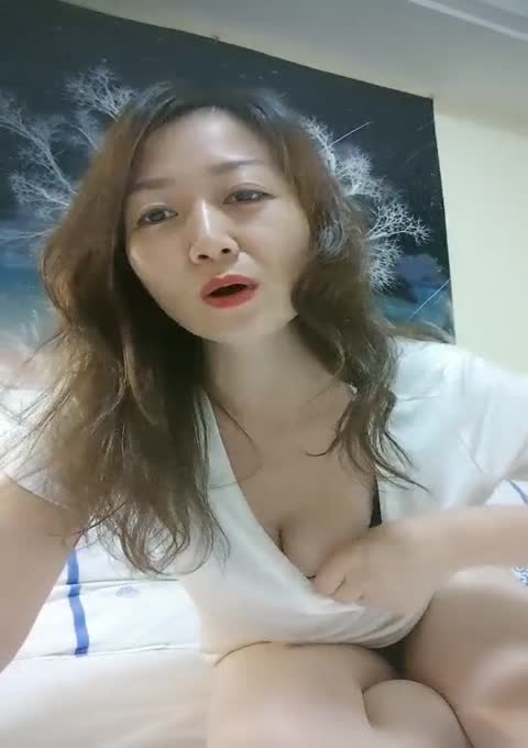 气质少妇丝袜情趣很耐看揉奶子抠逼，浪荡呻吟刺激