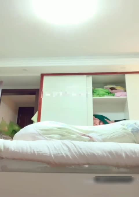 真沒想到能在直播室看到秀人網的乳神李梓熙穿著透明情趣內衣和網友聊騷很有撸點
