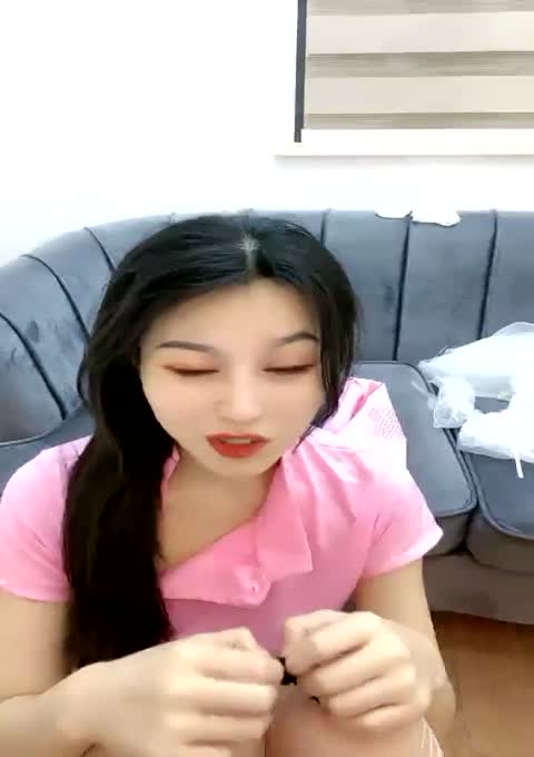 护士装白色网袜新人红唇美女腰细胸大揉捏奶子湿身诱惑掰穴特写毛毛浓密到床上自摸阴蒂喊我要
