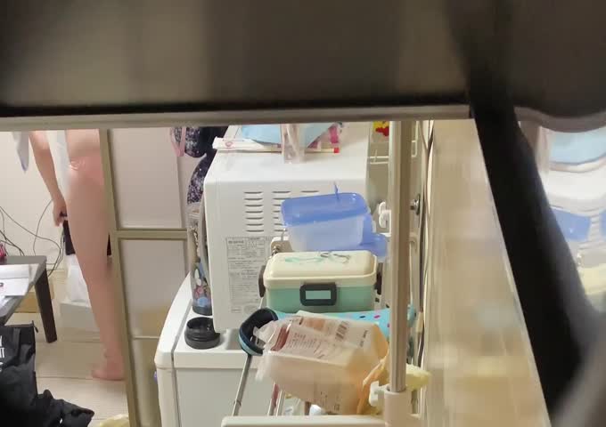 大学生集体宿舍公寓宿管员窗外偷窥学妹日常生活更衣洗澡1080P高清版