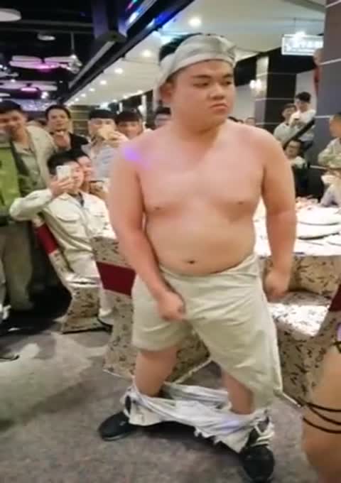 【网曝门事件】台湾三Y摩托车公司庆功宴上演春宫盛宴美女公关邀请员工跪舔玩性爱游戏高清720P原版无水印