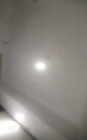 3000元酒店约啪穿着贵气时尚的大美女,收完现金床上激战,鸡巴刚插痛的大叫：不行,插不进去,太大了,从后面更干不进去!