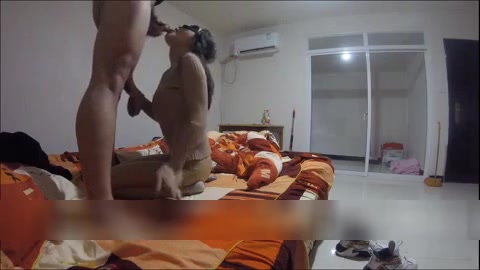 多视角迷人少妇调教成性奴 喜欢吞精挨操