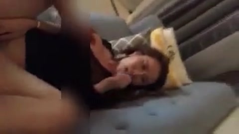 极品美女被玩按在椅子上操