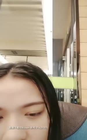 00後噴水娃清純甜美萌妹網吧自慰口交，再回家和炮友啪啪