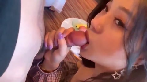 私房口活经典教程 自己的老师给我吃鸡巴的样子真美