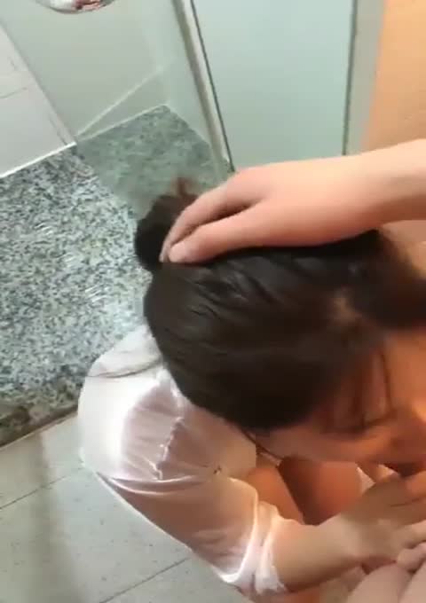 一晚沒睡覺，被乖巧萌萌女友舔得舒服上頭，舔得太好啦！