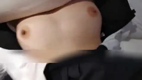 刚成年的制服大胸学生妹