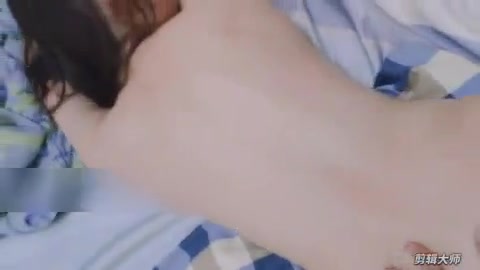 四川音乐学院的妹纸肤白貌美大长腿