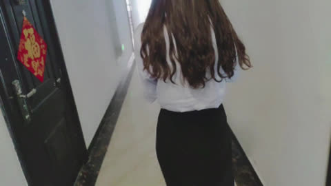 大量对白 跟踪女同事 以为是猎人 没想到是猎物