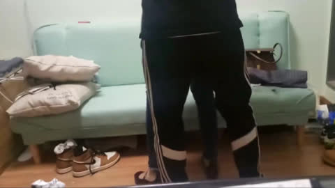 带女友回家 顺理成章推倒啪啪