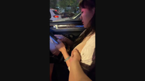 昆明少妇裸走在一个四季发春的城市