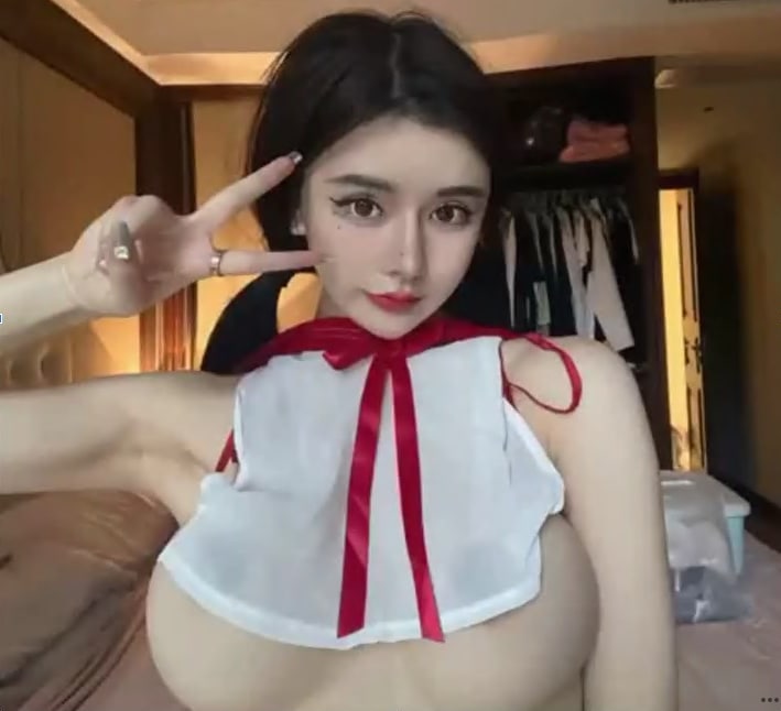 【重金购入】网红【小番茄】定制视频流出极品身材爆乳