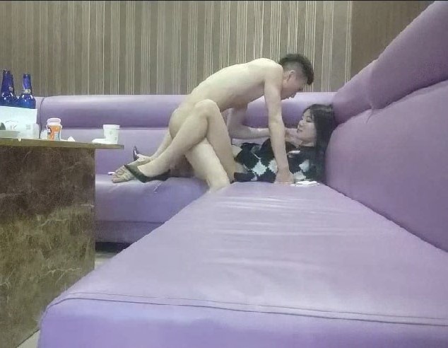 商K包间遇女神，抖音网红，蜜桃臀高颜值，欲拒还迎钓鱼高手，对白精彩必看