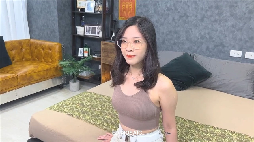 ED Mosaic 电梯门口遇到正妹Amy问她要不要拍片，来来来4P走起来。